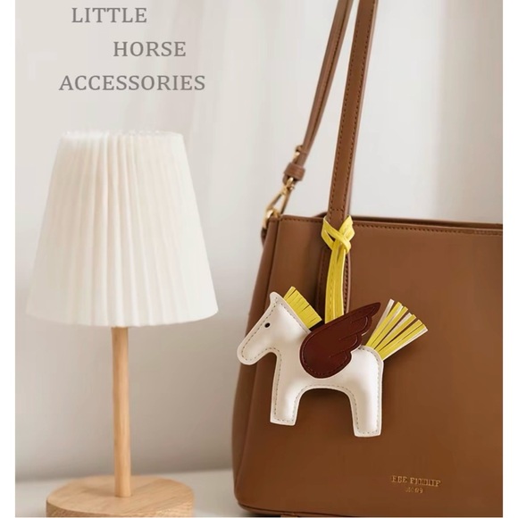 PU Leather Pony Pegasus Horse Bag Charm - Picture 2 of 4